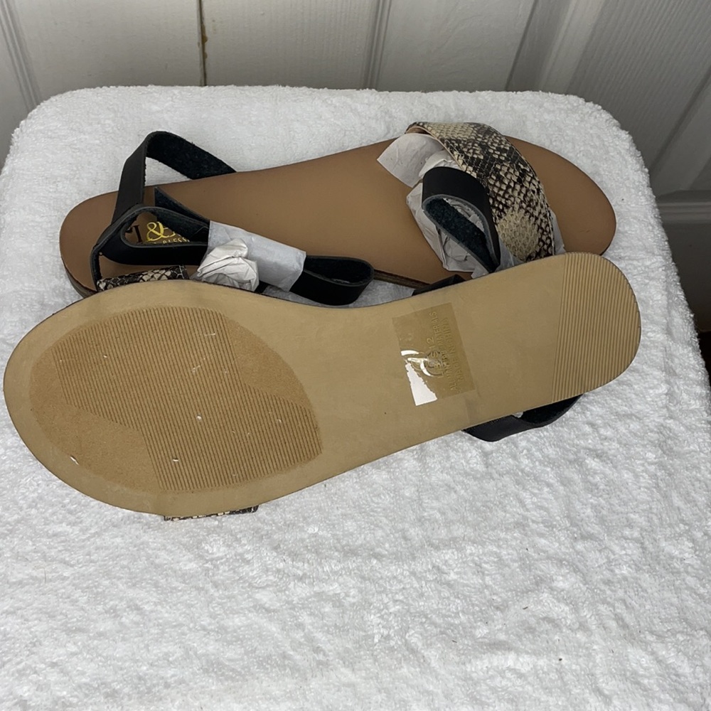 Sandals - Picture 4 of 5